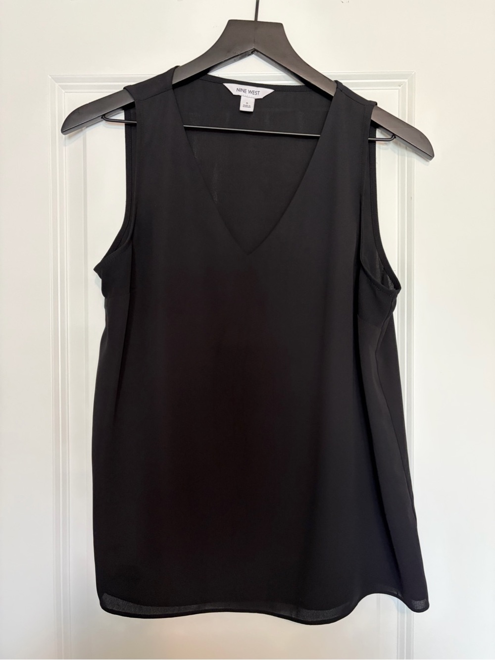 Nine West Black V-Neck Sleeveless Camisole